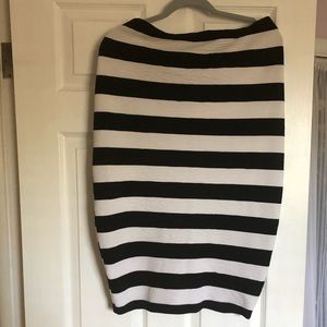 Black and white strip pencil skirt